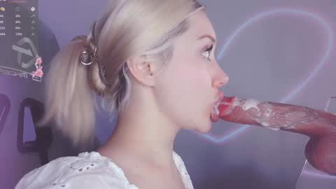 Snapshot of _chatur_babe chatting on 12/11/24, 04:20 Angelina online show from 12/11/24, 04:20