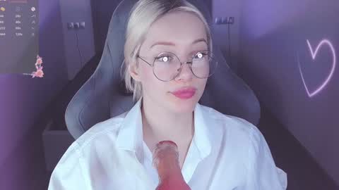 Snapshot of _chatur_babe chatting on 12/12/24, 02:22 Angelina online show from 12/12/24, 02:22