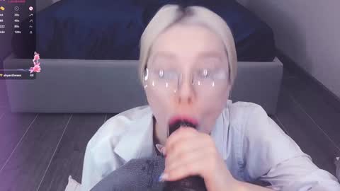 Snapshot of _chatur_babe chatting on 01/25/25, 02:25 Angelina online show from 01/25/25, 02:25