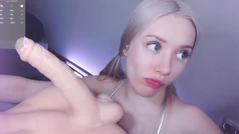 Snapshot of _chatur_babe chatting on 02/13/25, 03:14 Angelina online show from 02/13/25, 03:14