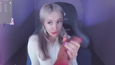 Snapshot of _chatur_babe chatting on 02/14/25, 01:29 Angelina online show from 02/14/25, 01:29