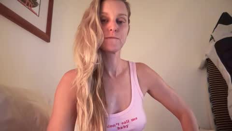 Snapshot of _chelsea___ chatting on 12/15/25, 12:04 Chelsea xo online show from 12/15/25, 12:04