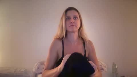 Snapshot of _chelsea___ chatting on 02/06/26, 05:01 Chelsea xo online show from 02/06/26, 05:01