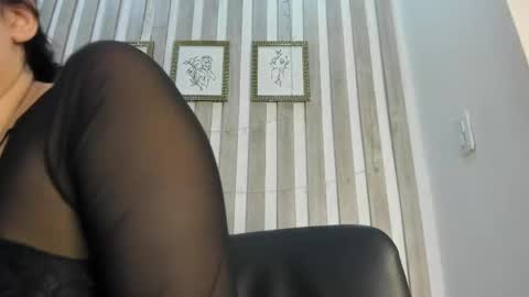 Chloe Collins online show from 05/07/26, 12:32