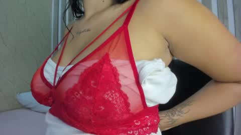 Chloe Collins online show from 05/19/26, 12:11