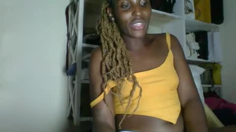 clara online show from 05/10/26, 01:49