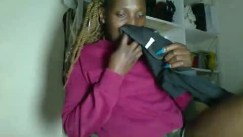 clara online show from 05/12/26, 06:43