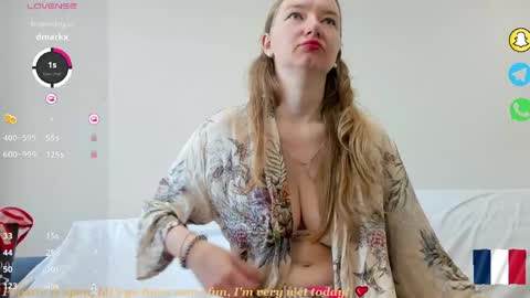 Snapshot of _coquine_ chatting on 05/06/26, 08:41 Sophie online show from 05/06/26, 08:41