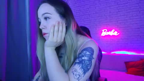 Nica online show from 12/04/25, 06:01