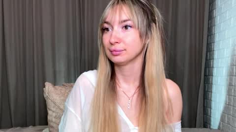 Snapshot of _crystal_moon_1 chatting on 11/06/25, 07:48 _crystal_moon_1 online show from 11/06/25, 07:48