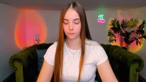 Erika online show from 09/10/25, 01:11