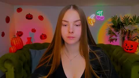 Erika online show from 11/04/25, 02:16