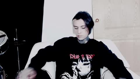 Snapshot of _cuervo_sk8 chatting on 12/04/24, 07:34 JC online show from 12/04/24, 07:34