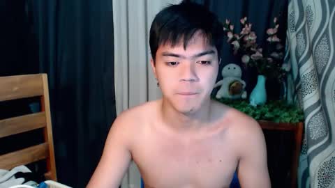 Snapshot of _cumwithrussel chatting on 04/05/26, 11:13 Russ online show from 04/05/26, 11:13