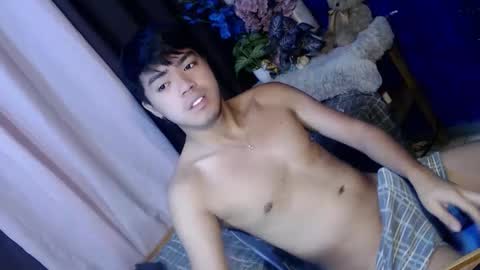 Snapshot of _cumwithrussel chatting on 04/13/26, 02:28 Russ online show from 04/13/26, 02:28