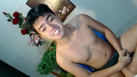 Snapshot of _cumwithrussel chatting on 06/14/26, 12:19 Russ online show from 06/14/26, 12:19