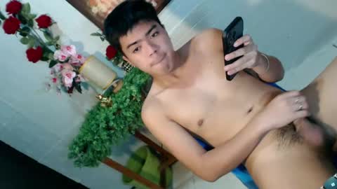 Snapshot of _cumwithrussel chatting on 06/14/26, 02:24 Russ online show from 06/14/26, 02:24