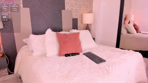 Snapshot of _curly_girl_ chatting on 01/13/25, 09:20 online show from 01/13/25, 09:20