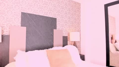 Snapshot of _curly_girl_ chatting on 01/18/25, 08:09 online show from 01/18/25, 08:09