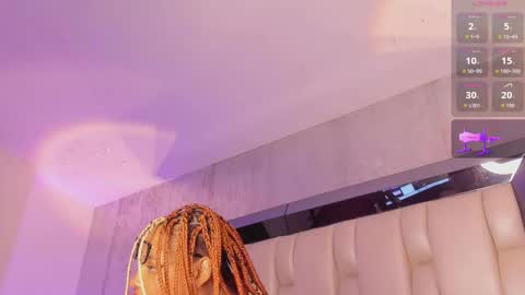 Snapshot of _curly_girl_ chatting on 11/12/25, 10:20 online show from 11/12/25, 10:20