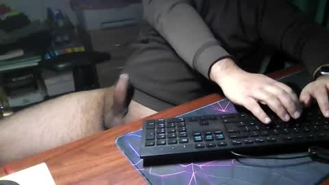 Snapshot of _daddypimp chatting on 04/11/26, 05:17 Paul online show from 04/11/26, 05:17