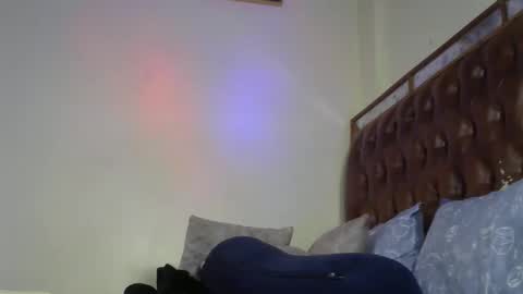 lily online show from 11/19/25, 11:43