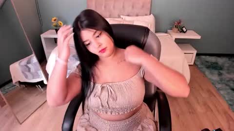 Dani online show from 11/25/25, 02:55