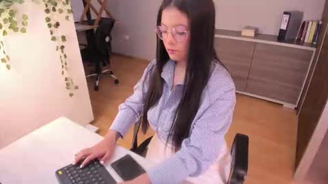 _danielamartinez online show from 10/21/25, 02:07