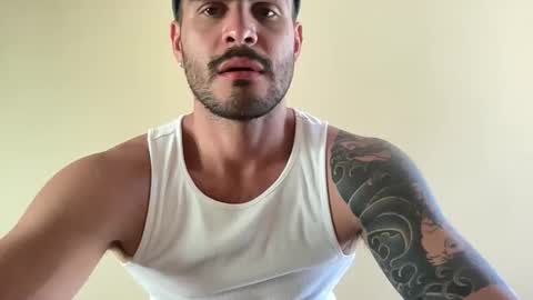 Snapshot of _dantecross_ chatting on 09/25/25, 03:54 _dantecross_ online show from 09/25/25, 03:54