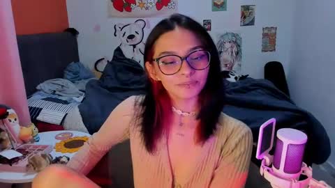 Snapshot of _dayanne_ chatting on 12/04/24, 01:36 Pao online show from 12/04/24, 01:36