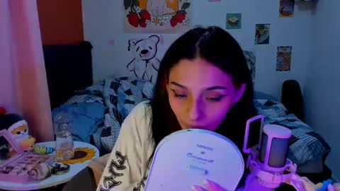 Snapshot of _dayanne_ chatting on 12/11/24, 02:41 Pao online show from 12/11/24, 02:41