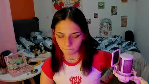 Snapshot of _dayanne_ chatting on 12/15/24, 01:35 Pao online show from 12/15/24, 01:35