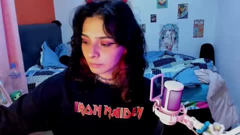 Snapshot of _dayanne_ chatting on 12/19/24, 02:45 Pao online show from 12/19/24, 02:45