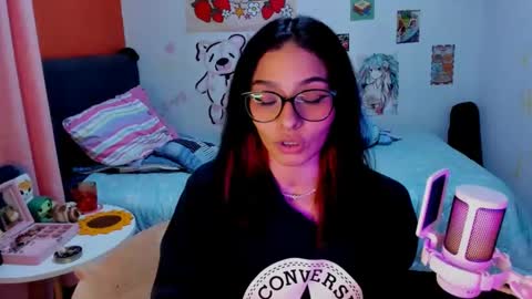 Snapshot of _dayanne_ chatting on 12/23/24, 12:03 Pao online show from 12/23/24, 12:03