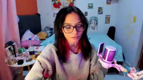 Snapshot of _dayanne_ chatting on 01/05/25, 02:49 Pao online show from 01/05/25, 02:49