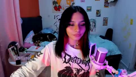 Snapshot of _dayanne_ chatting on 01/06/25, 01:53 Pao online show from 01/06/25, 01:53