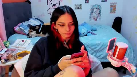 Snapshot of _dayanne_ chatting on 01/10/25, 02:35 Pao online show from 01/10/25, 02:35