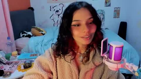 Snapshot of _dayanne_ chatting on 02/13/25, 03:39 Pao online show from 02/13/25, 03:39