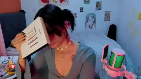 Snapshot of _dayanne_ chatting on 02/17/25, 02:31 Pao online show from 02/17/25, 02:31