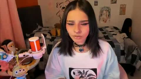 Snapshot of _dayanne_ chatting on 09/09/25, 02:44 Pao online show from 09/09/25, 02:44