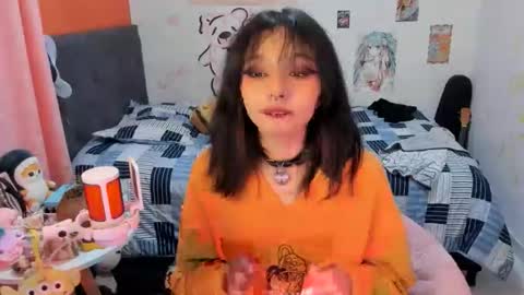 Snapshot of _dayanne_ chatting on 09/10/25, 04:01 Pao online show from 09/10/25, 04:01