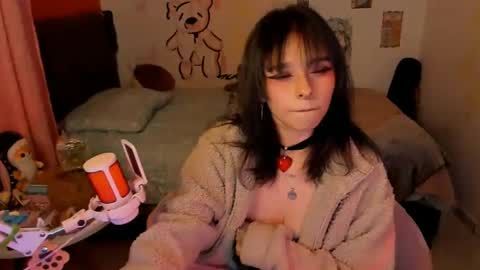 Snapshot of _dayanne_ chatting on 10/13/25, 04:01 Pao online show from 10/13/25, 04:01