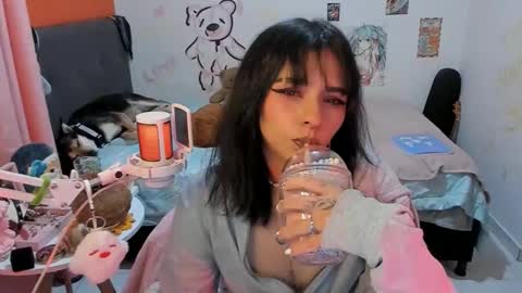 Snapshot of _dayanne_ chatting on 10/20/25, 04:02 Pao online show from 10/20/25, 04:02