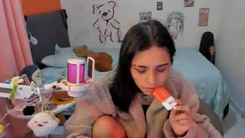 Snapshot of _dayanne_ chatting on 11/04/25, 03:16 Pao online show from 11/04/25, 03:16