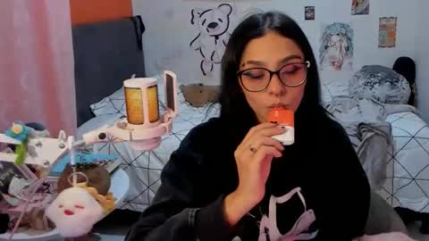 Snapshot of _dayanne_ chatting on 12/03/25, 02:30 Pao online show from 12/03/25, 02:30