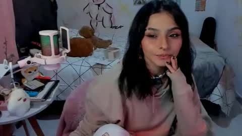 Snapshot of _dayanne_ chatting on 12/15/25, 03:44 Pao online show from 12/15/25, 03:44