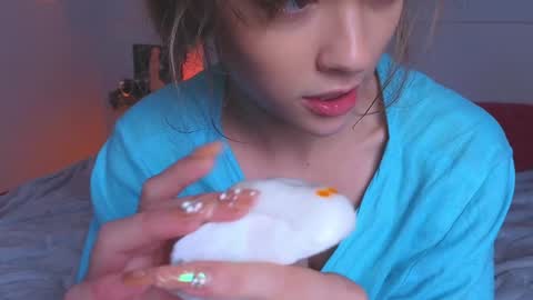 DemiDee online show from 01/02/25, 11:41