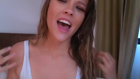 DemiDee online show from 09/30/25, 10:42