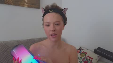 Snapshot of _demi_dee_ chatting on 03/14/26, 08:20 DemiDee online show from 03/14/26, 08:20