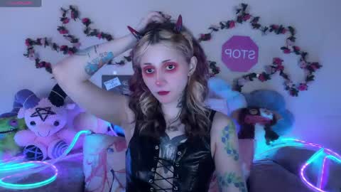 Snapshot of _devilbaby chatting on 05/18/26, 07:31 Kate online show from 05/18/26, 07:31